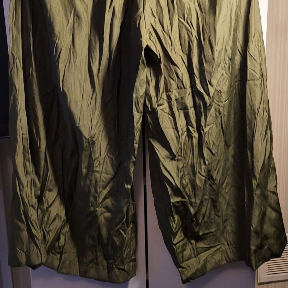 Loose Stretchable Pants - Picture 3 of 8